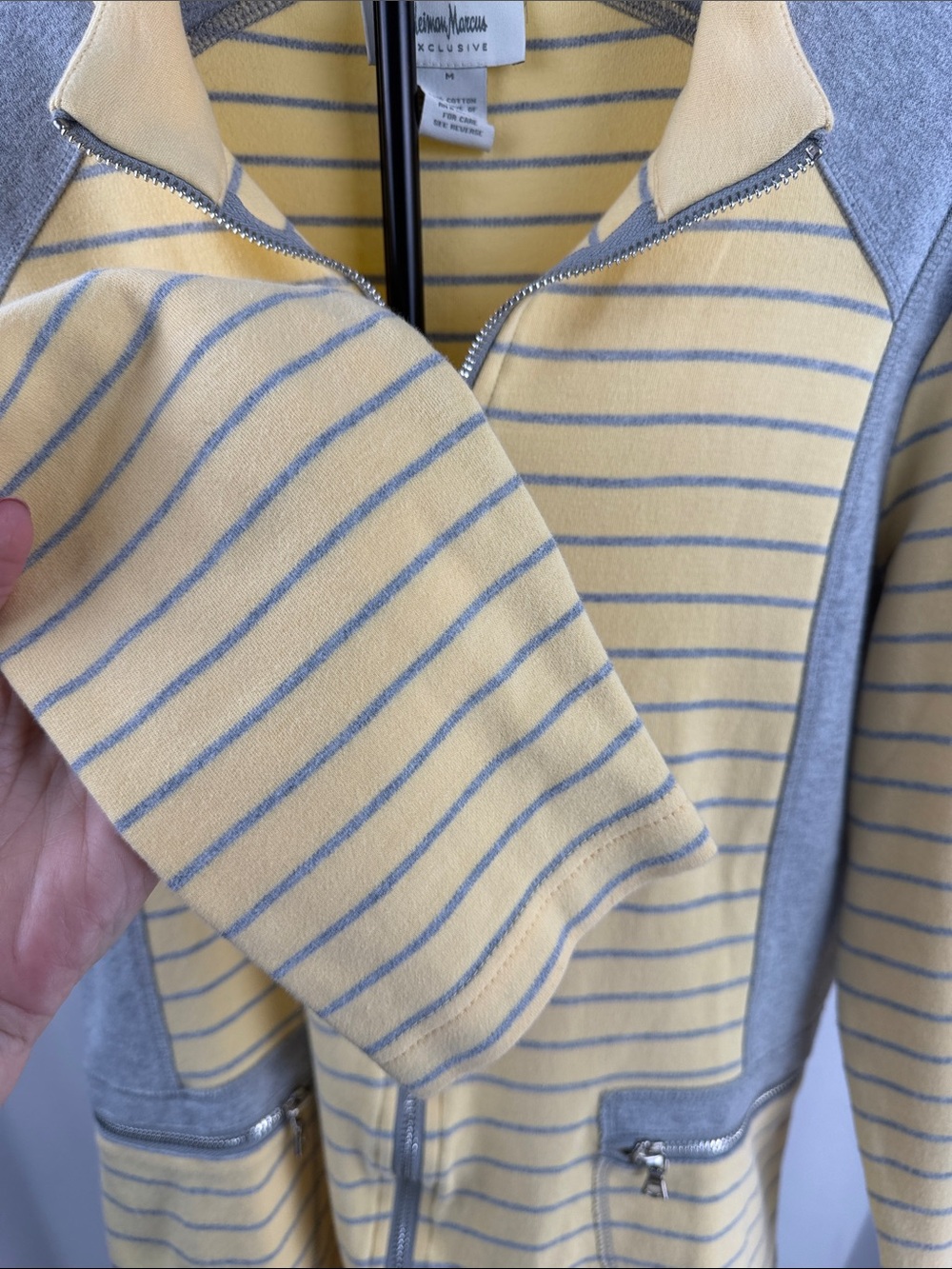 Neiman Marcus Exclusive Striped Full Zip Knit Jacket – Size Medium - Picture 6 of 8